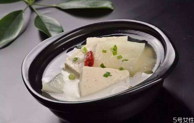 冬瓜豆腐汤能减肥吗 冬瓜豆腐汤是发物吗 冬瓜豆腐汤能减肥吗 冬瓜豆腐汤是发物吗