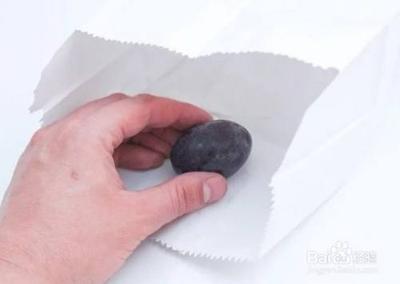 李子怎么挑选甜的 李子买回来有点生怎么办