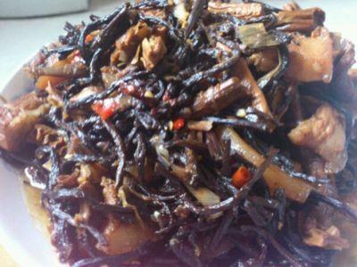 蕨菜干的功效与作用 蕨菜干的好吃还是新鲜的好