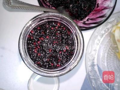 自制桑葚酱能放多久 桑葚酱放冰箱两年了还能吃吗